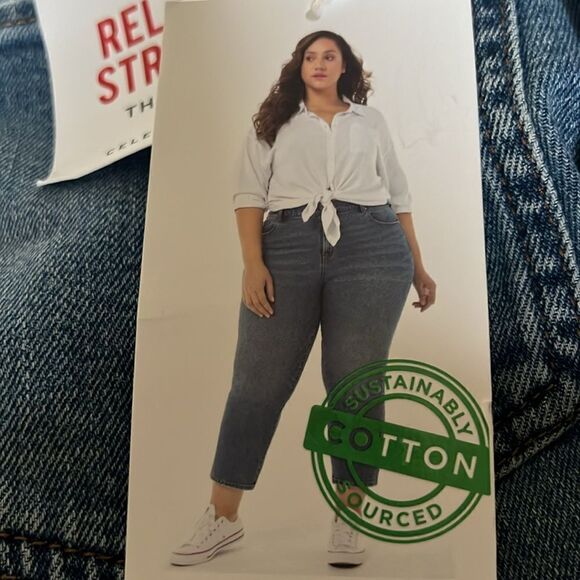 🆕Celebrity Pink TORDINO Women's Hi-Rise Relaxed Straight Leg Jeans size 18 - Picture 3 of 10